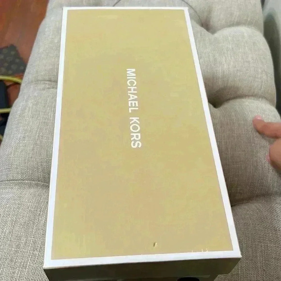 Michael Kors white and gold platform slide - Picture 3 of 6